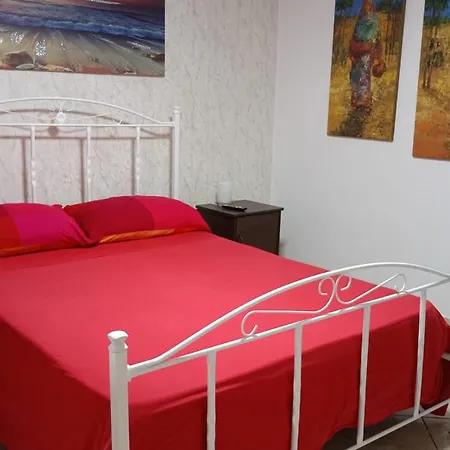 Affittacamere Elvyhouse Aeroporto di Catania Fontana Rossa